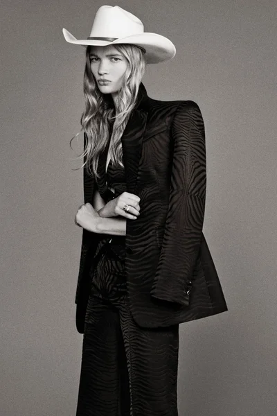 Look 10
